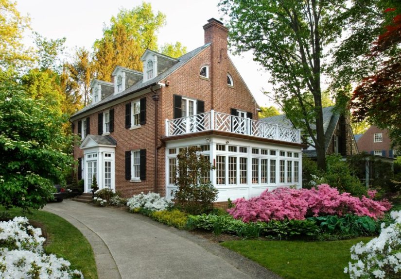 5 Types of Gardens That Complement Popular House Styles