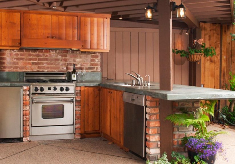 Backyard Landscaping Ideas for a Grill Master