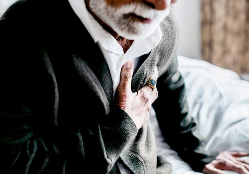Chest pain: 27 causes, notable symptoms, and when to see a doctor