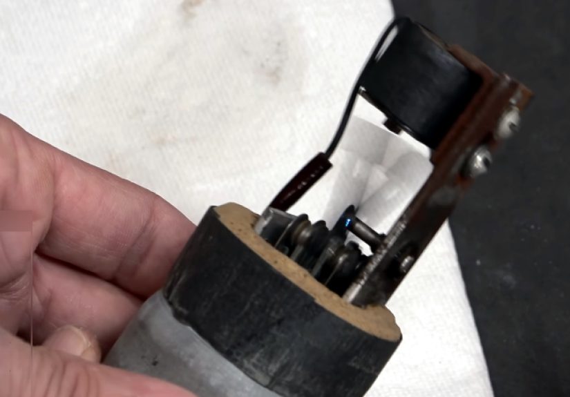 1950s Switching Power Supply Does It Mechanically