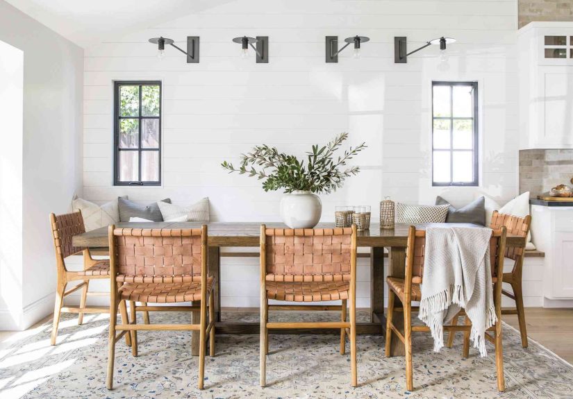 38 Coastal Farmhouse Decor Ideas That Are Full of Charm
