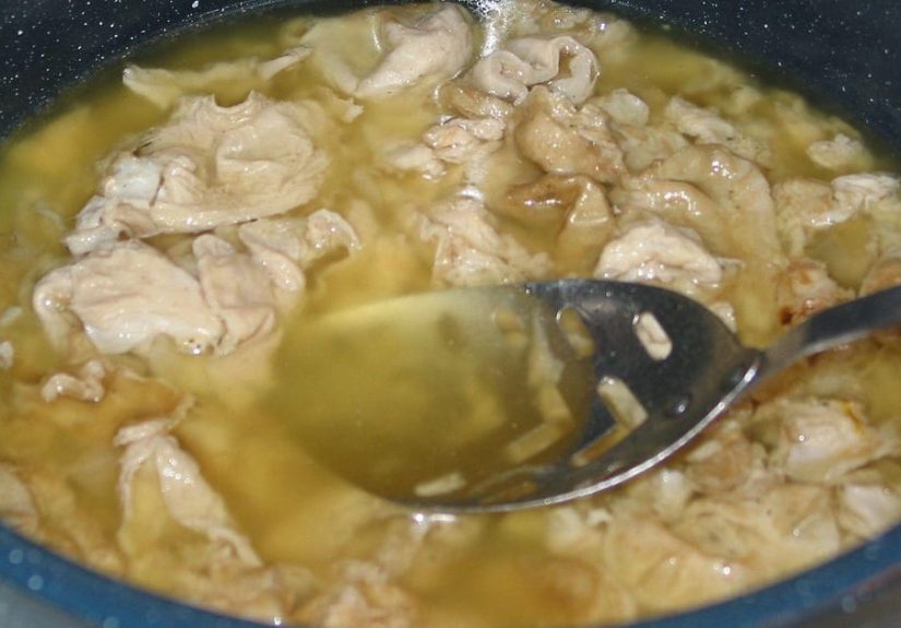 Graveyard Shift Readers Share The Weirdest Dish They’ve Seen At A Thanksgiving Dinner