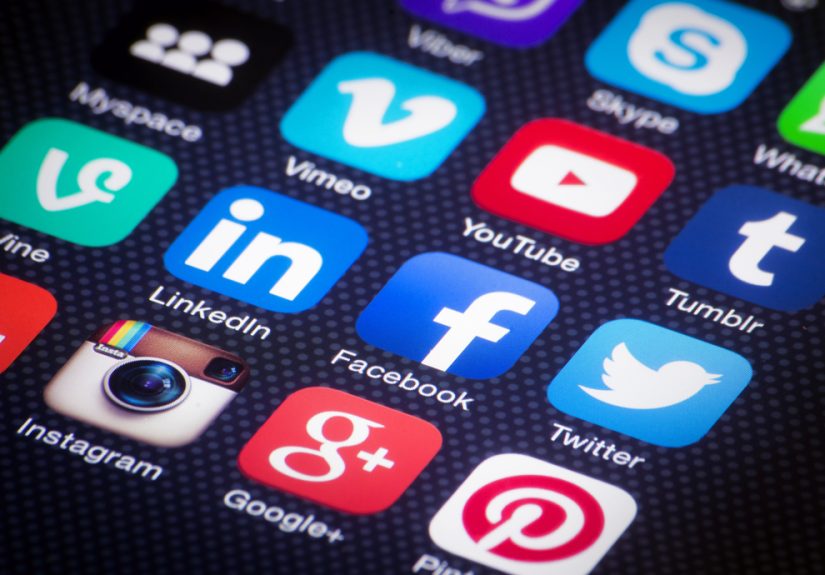 Physicians behaving badly on Twitter