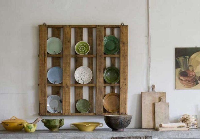 10 Easy Pieces: Wall-Mounted Plate Racks