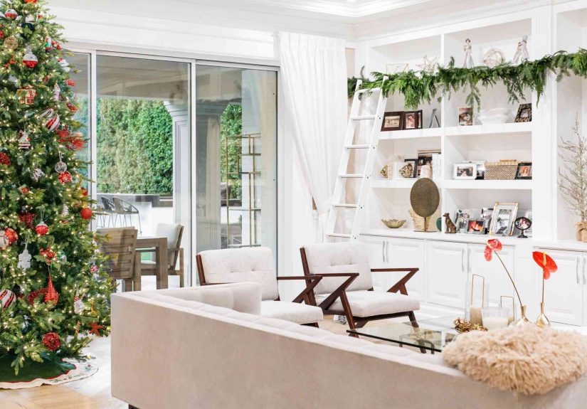 50 Festive and Cozy Christmas Living Room Decor Ideas Worth Copying