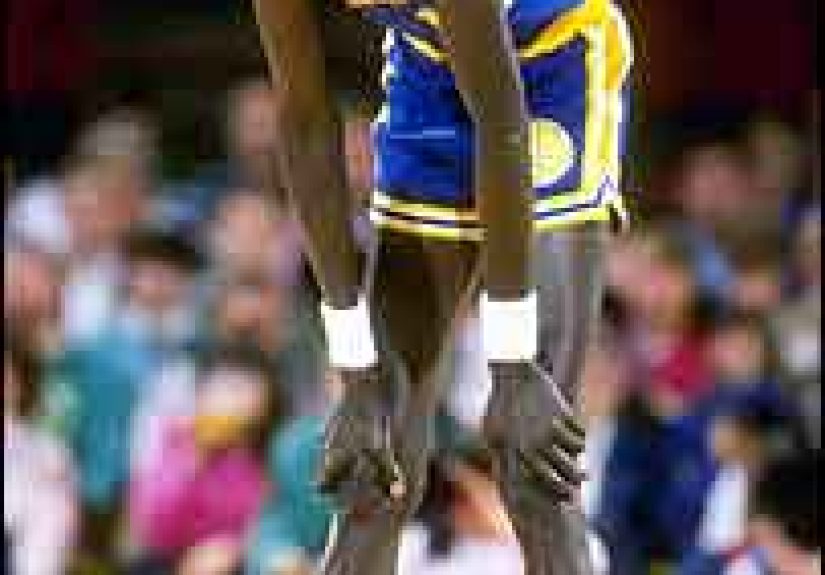 #890 Those really, really tall people - 1000 Awesome Things
