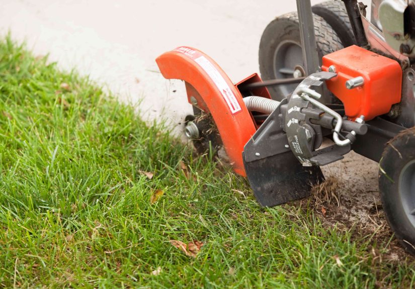 How to Edge Your Lawn for a Perfect Landscape