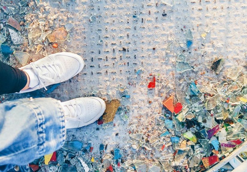 How to Get Glass Out of Foot: Extraction and First Aid