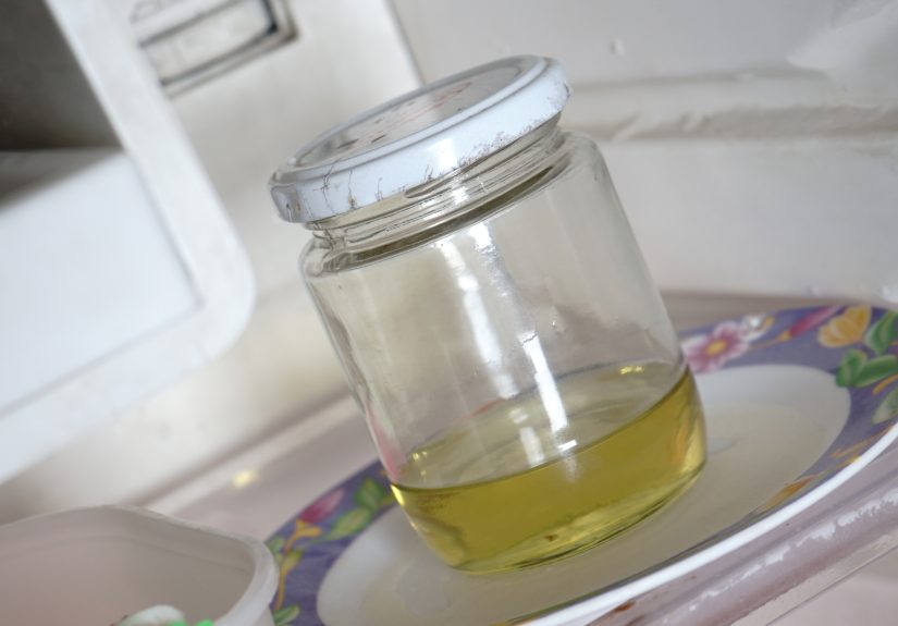 How to Make Flaxseed Oil: 2 Simple Recipes