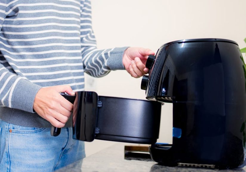 This Popular Air Fryer Cleaning Hack Can Be So Dangerous