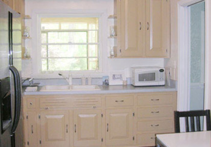 Using Peel & Stick Vinyl Tiles In Our Kitchen