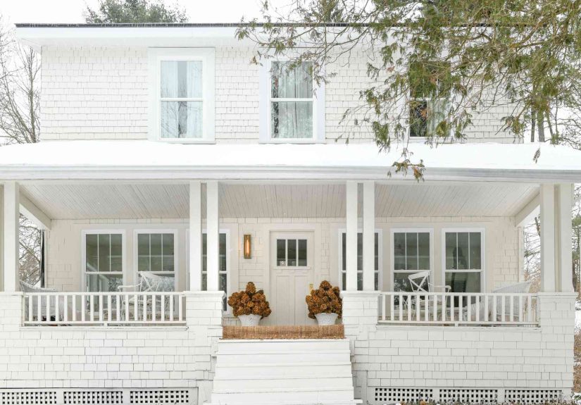 35 Front Porch Decorating Ideas to Freshen Up Your Outdoor Space