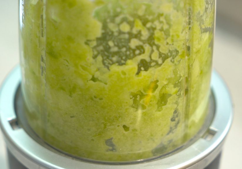How to Use a Magic Bullet: 14 Steps